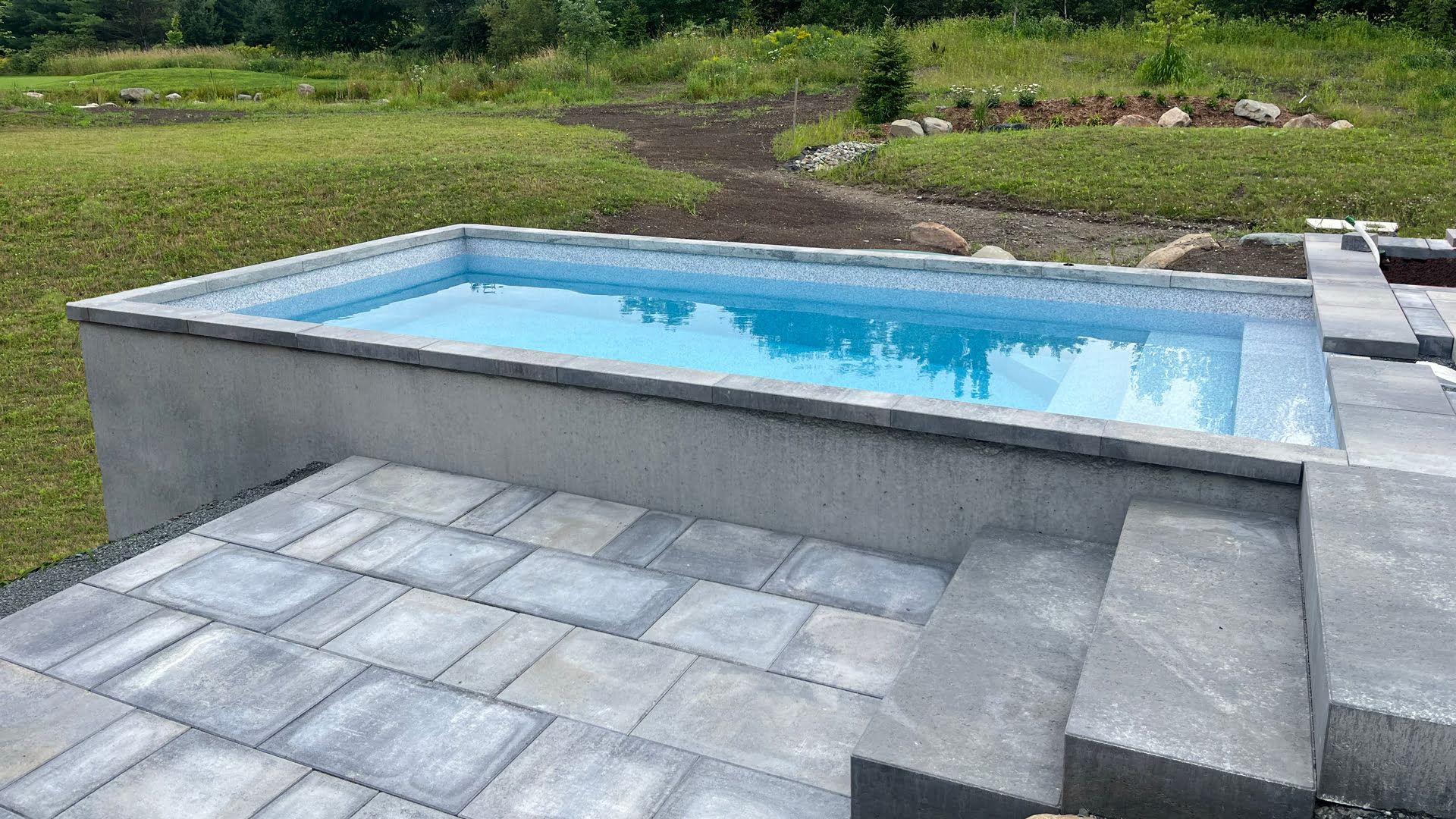 Piscine semi-creusée Bayto